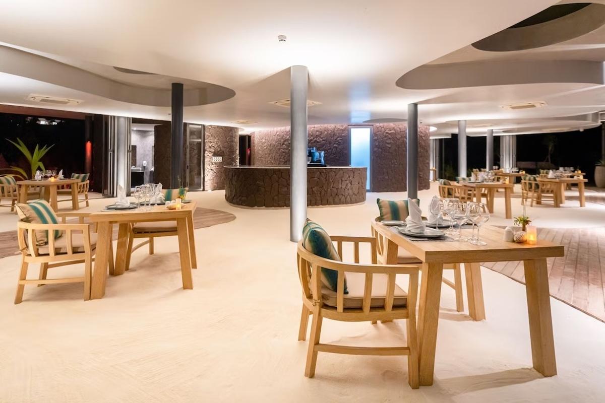 Madifushi Private Island Hotel มีมุ อุทุรุ ภายนอก รูปภาพ